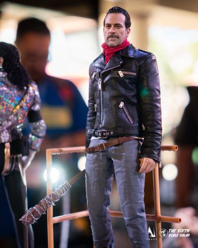 《行尸走肉》第八季-尼根·史密斯1/6收藏级可动人偶