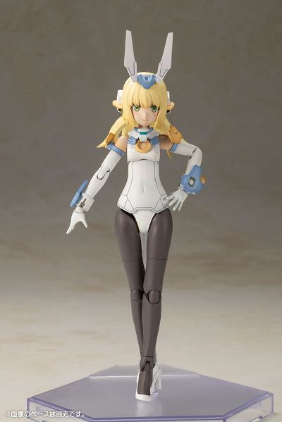 机甲少女 猎刃 与 外骨骼装甲猎刃