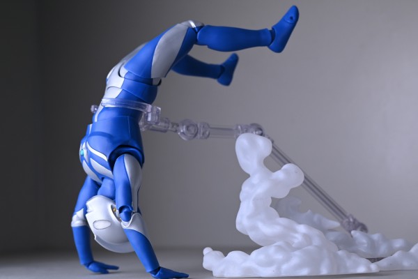 S.H.Figuarts 高斯奥特曼 月神形态