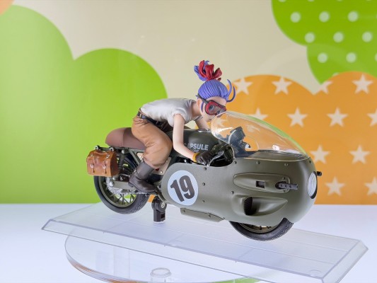 DESKTOP REAL McCOY EX 龙珠Z 孙悟空 与 军用摩托车