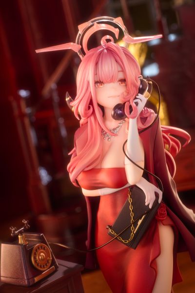 蔚蓝档案 礼服爱露