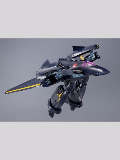 DX超合金 VF-17S 隐形夜魔女武神（卡姆林·木崎专用机）