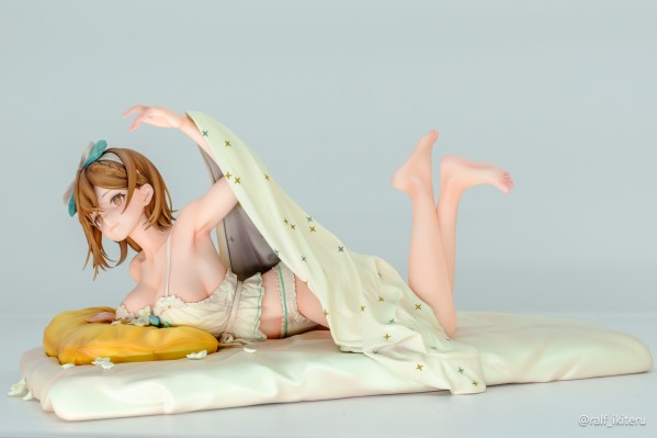 碧蓝航线 × 莱莎的炼金工房2 莱莎琳·斯托特 熬夜的炼金术士