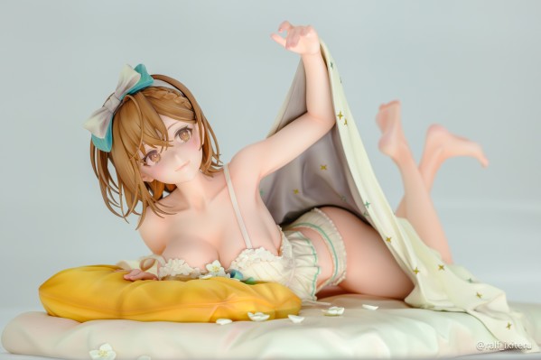 碧蓝航线 × 莱莎的炼金工房2 莱莎琳·斯托特 熬夜的炼金术士