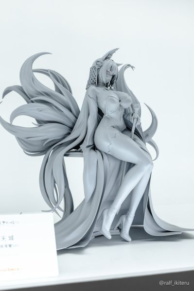 碧蓝航线 鳐（天城） 落于王座之花