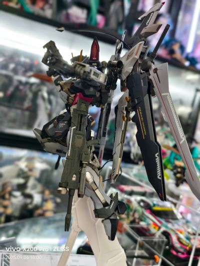 METAL BUILD 机动战士高达SEED C.E.73 观星者 漆黑强袭高达（新生强袭版）