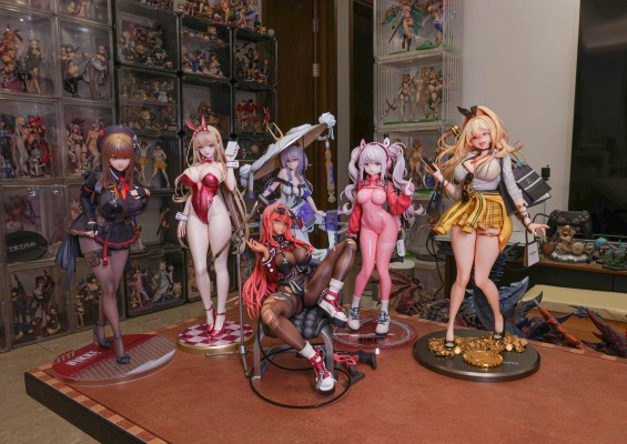 胜利女神：妮姬 毒蛇：毒兔