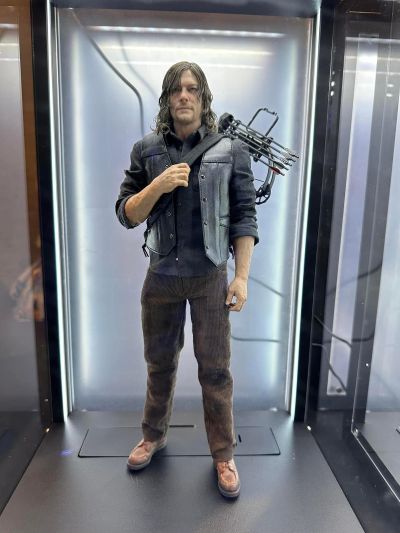 《行尸走肉》第八季-尼根·史密斯1/6收藏级可动人偶