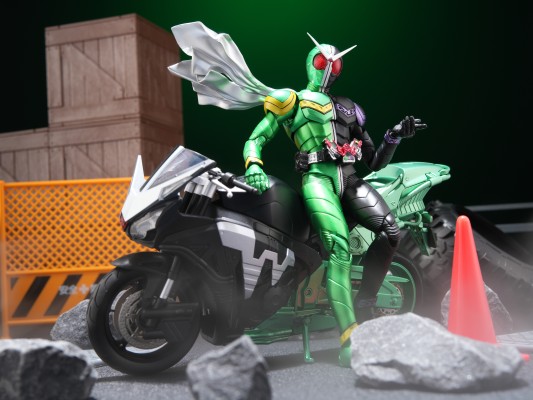 S.H.Figuarts 硬汉摩托（风都侦探改编动画纪念款）