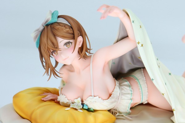 碧蓝航线 × 莱莎的炼金工房2 莱莎琳·斯托特 熬夜的炼金术士