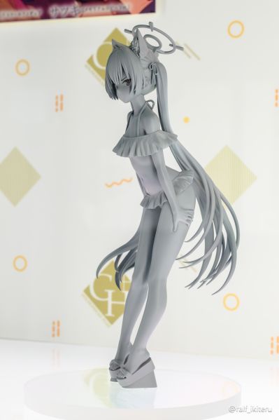 蔚蓝档案 黑见芹香（泳装）