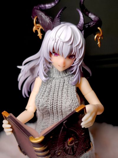 露臀手工针织毛衣