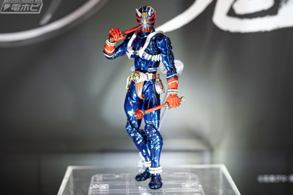 S.H.Figuarts（真骨雕制法） 假面骑士响鬼 20周年纪念版