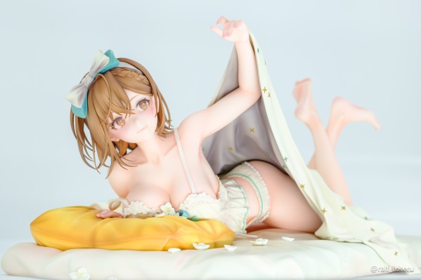 碧蓝航线 × 莱莎的炼金工房2 莱莎琳·斯托特 熬夜的炼金术士