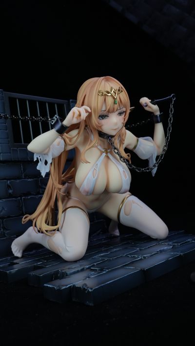 佣兵团高贵的O奴隶~精灵女王艾琳沦落成下流的O便器~ 普通版