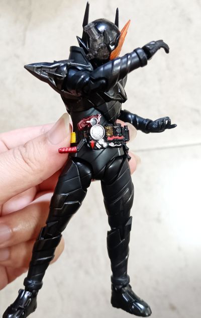 S.H.Figuarts 假面骑士创骑 兔子坦克危险形态 平成世代版