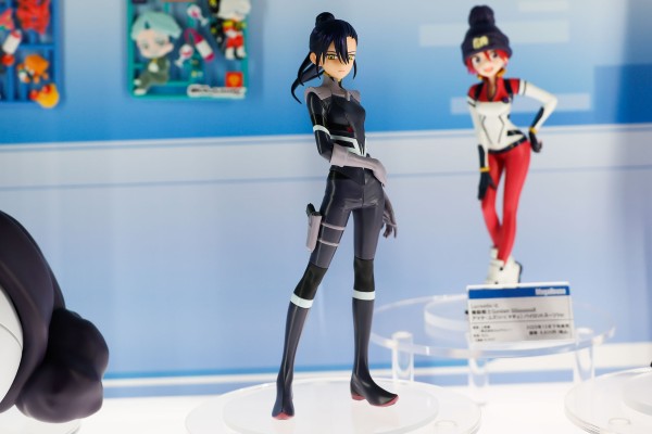 Lucrea Light  机动战士高达跨时之战 杜·村雨 驾驶服版