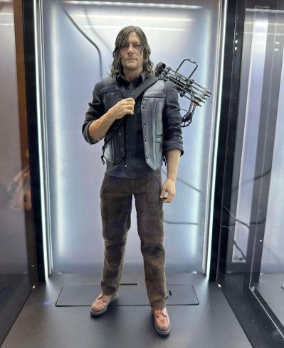 《行尸走肉》第八季-尼根·史密斯1/6收藏级可动人偶