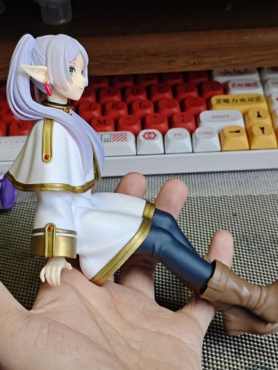 Desktop Cute 葬送的芙莉莲 芙莉莲~行李箱~