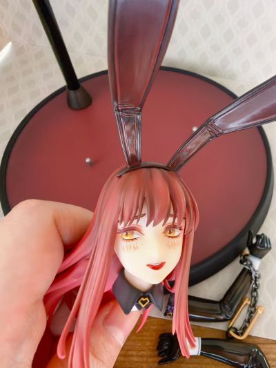 被束缚的兔女郎