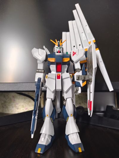 HGUC 1/144 机动战士高达 逆袭的夏亚  Nu高达