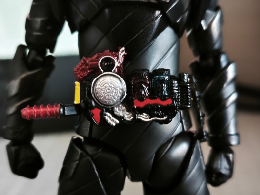 S.H.Figuarts 假面骑士创骑 兔子坦克危险形态 平成世代版