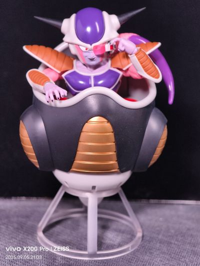 S.H.Figuarts  弗利萨 第一形态 ＆ 弗利萨飞船