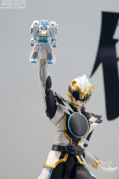 S.H.Figuarts 豪兽白熊