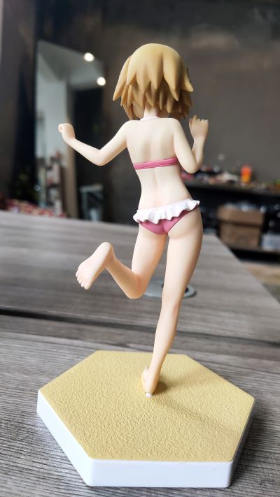 BEACH QUEENS 向阳素描×蜂窝 ゆの