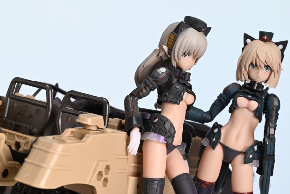 M.S.G 巨神机甲 野外履带车