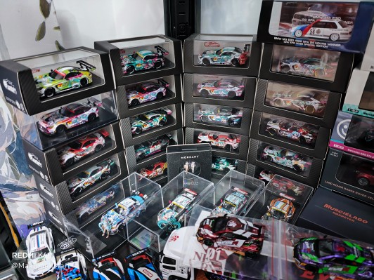 初音未来 GT企划 1/64 GOODSMILE 初音未来 AMG 2025 开幕战