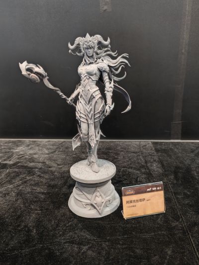 炉石传说 瓦里安·乌瑞恩 卡牌艺术雕像