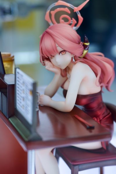 蔚蓝档案 陆八魔爱露（礼服）纪念大厅版