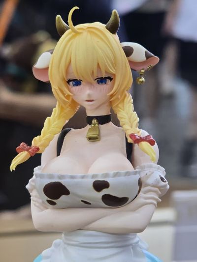 ERA-003 黛西·托瑞斯 啤酒女郎样式