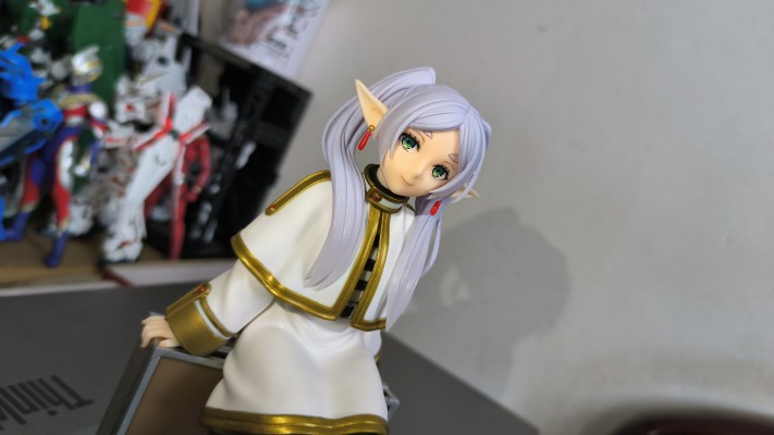 Desktop Cute 葬送的芙莉莲 芙莉莲~行李箱~