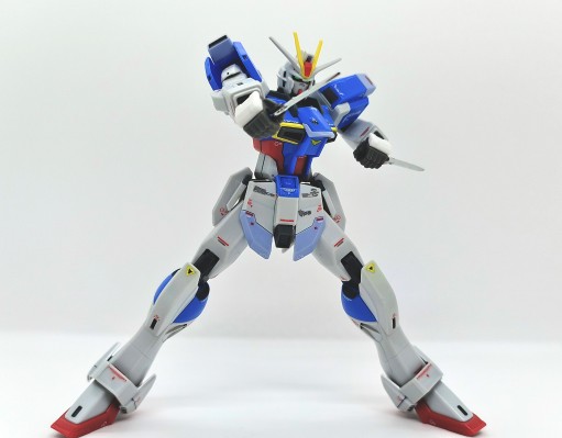 HGCE 1/144 威力型脉冲高达