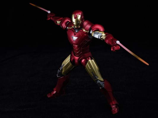 S.H.Figuarts 钢铁侠 Mk6 -《BATTLE DAMAGE》 EDITION-（复仇者联盟）