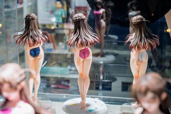 租借女友 水原千鹤 水色线条竞技泳装