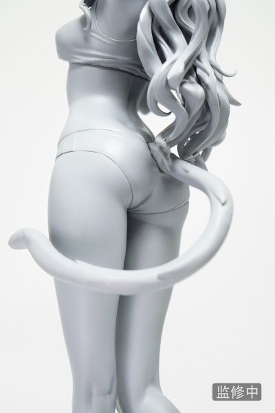 蕾西亚 运动服