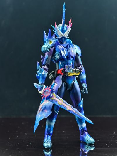 S.H.Figuarts  假面骑士十圣刃