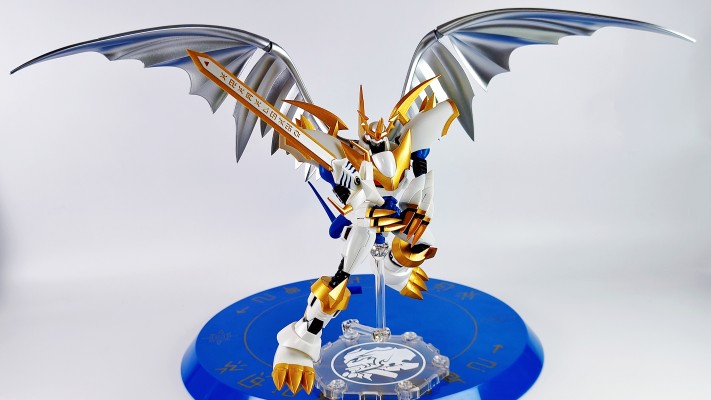 S.H.Figuarts 帝皇龙甲兽（圣骑士形态）