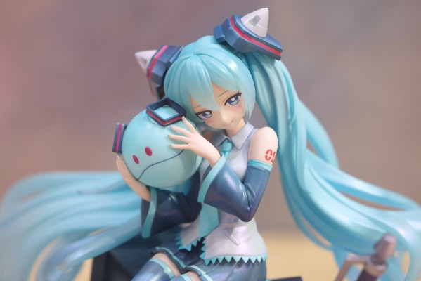 Lucrea 高达45周年×初音未来 初音未来×高达00