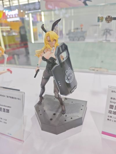 「兔子快速反应小队」——盾牌手 • 爱莲娜ERENA 异色版