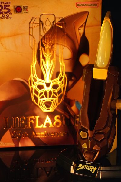 奥特复刻 戴拿奥特曼 闪光剑 25周年纪念版