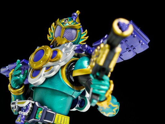 S.H.Figuarts（真骨雕制法）假面骑士龙玄 葡萄武装