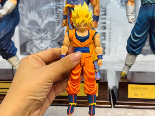 S.H.Figuarts 超级赛亚人孙悟空〈决战开幕〉