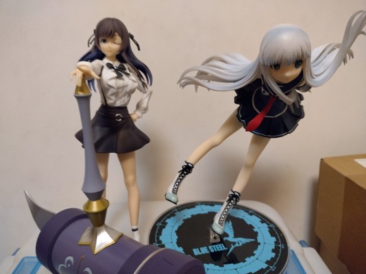 虽然是公会的柜台小姐， 但因为不想加班所以打算独自讨伐迷宫头目 Luminasta “亚莉纳·可洛瓦”