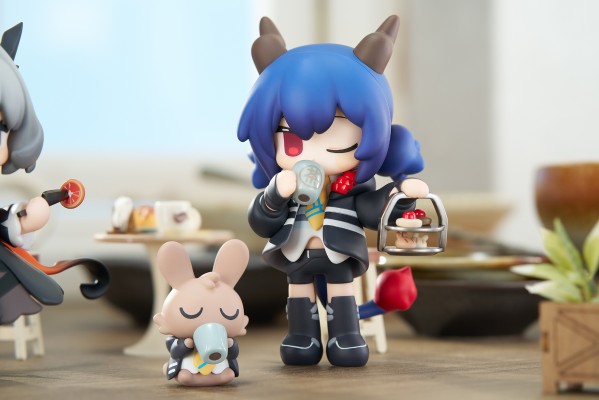 来份甜点Q版系列 明日方舟 陈