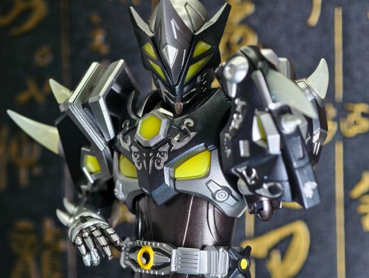 铠甲勇士形刻系列第十二作   黑犀侠