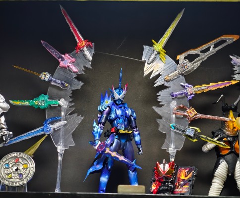 S.H.Figuarts  假面骑士十圣刃